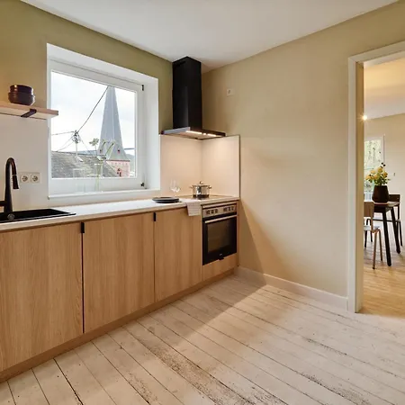Moseltraum - Grosszuegiges Townhouse Mit Sauna & Sonnenterrasse - Platz Fuer 6 Personen Uerzig Exterior photo